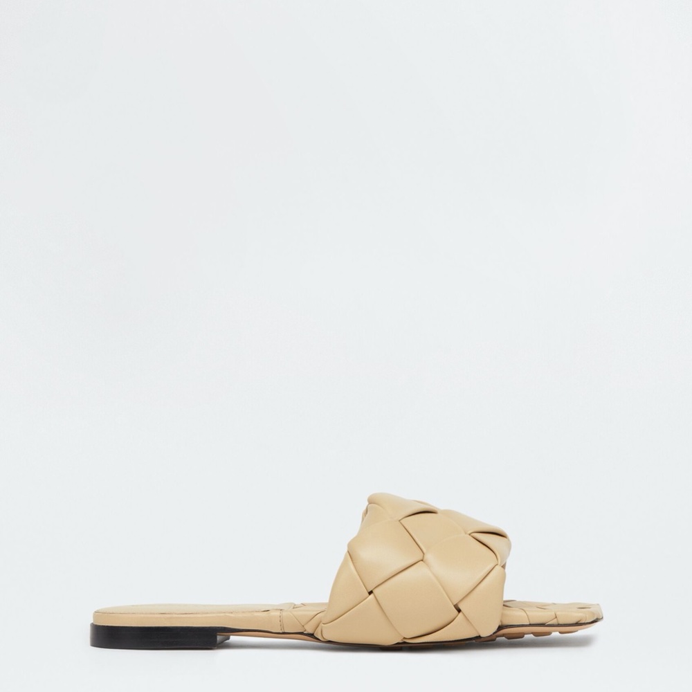 Bottega Veneta 'Lido' Flat Sandal in Cane Sugar